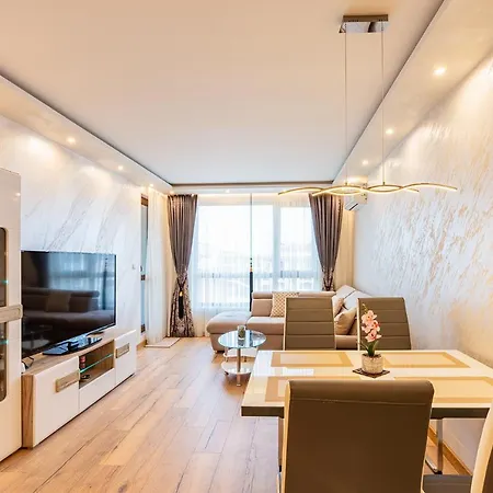 M1 Pool And View Appartement