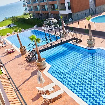 M1 Pool And View * Burgasz