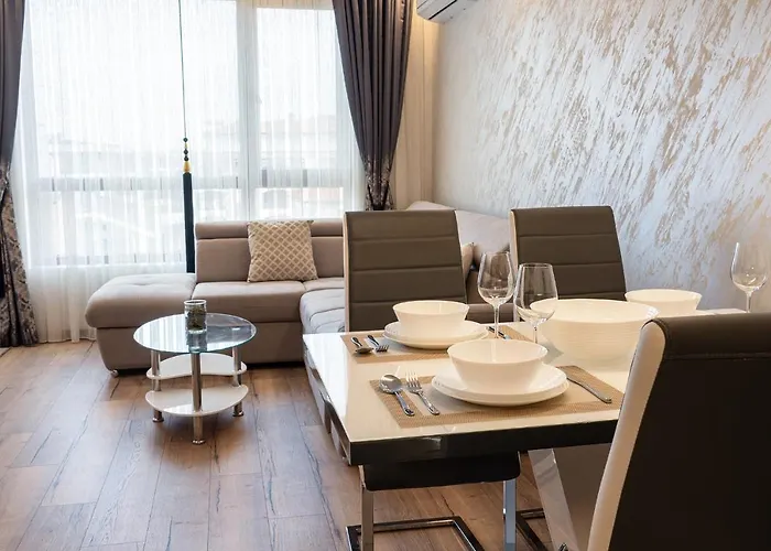 Апартамент M1 Pool And View *