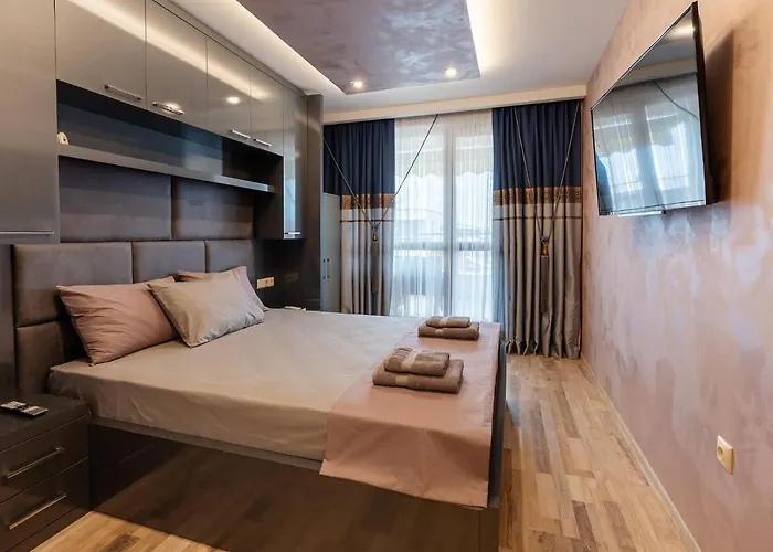 M1 Pool And View Апартамент