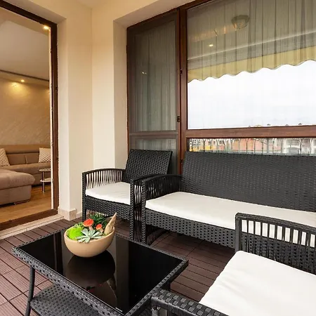 M1 Pool And View * Burgaz