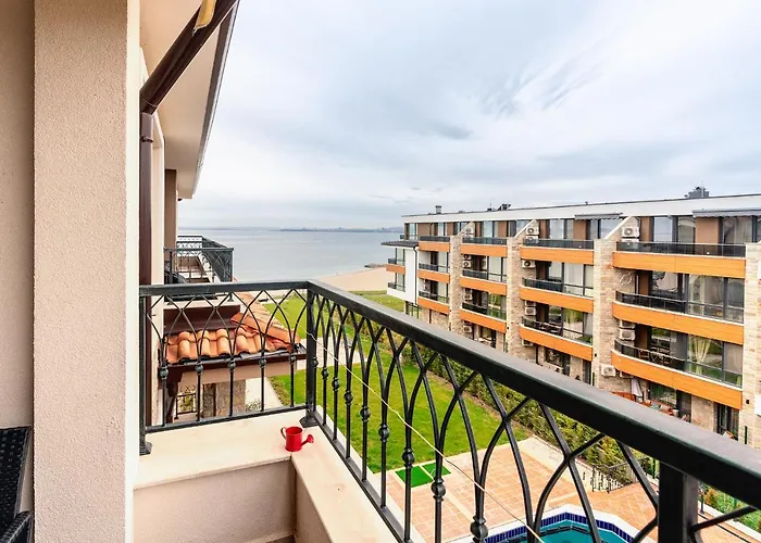 M1 Pool And View Appartamento Burgas